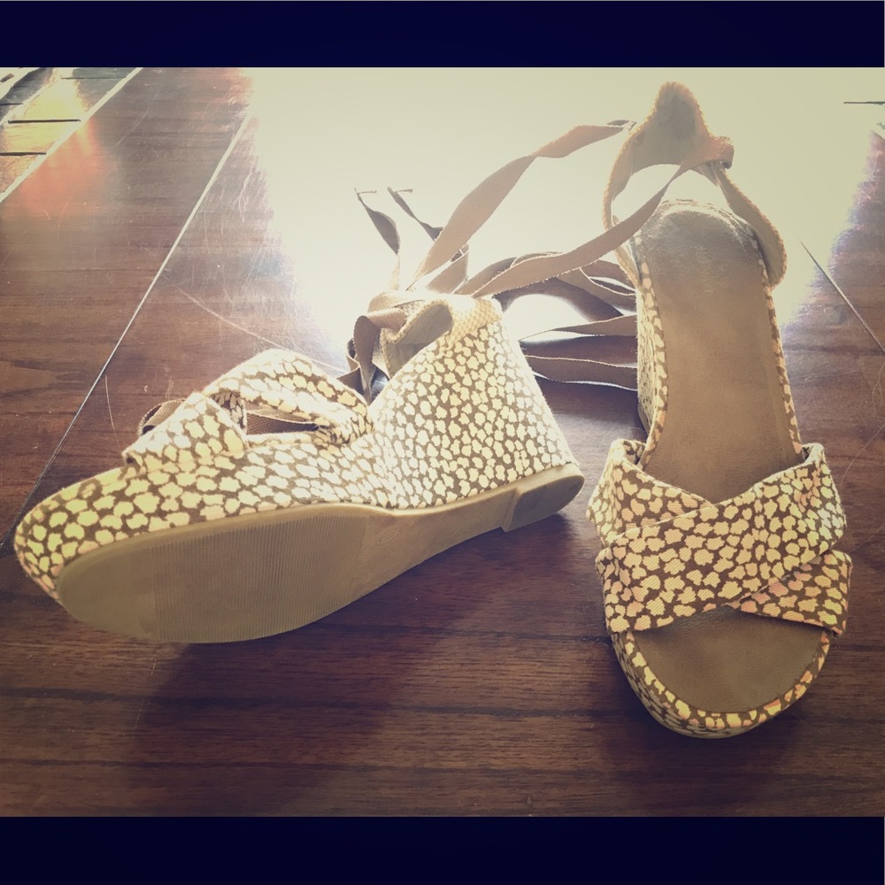 Old Navy Ribbon-Tie Wedges